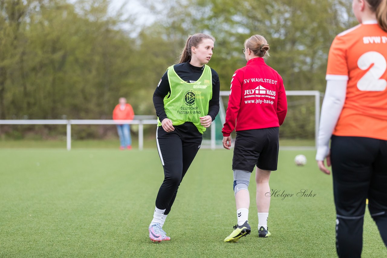 Bild 214 - Co-Trainerin der Frauen Nationalmannschaft Britta Carlson in Wahlstedt